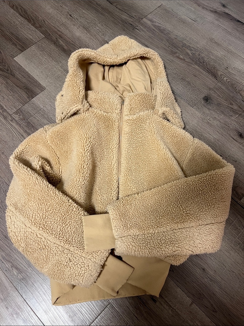 Alo foxy Sherpa zip up Jacket in Beige **READ DESCRITION**